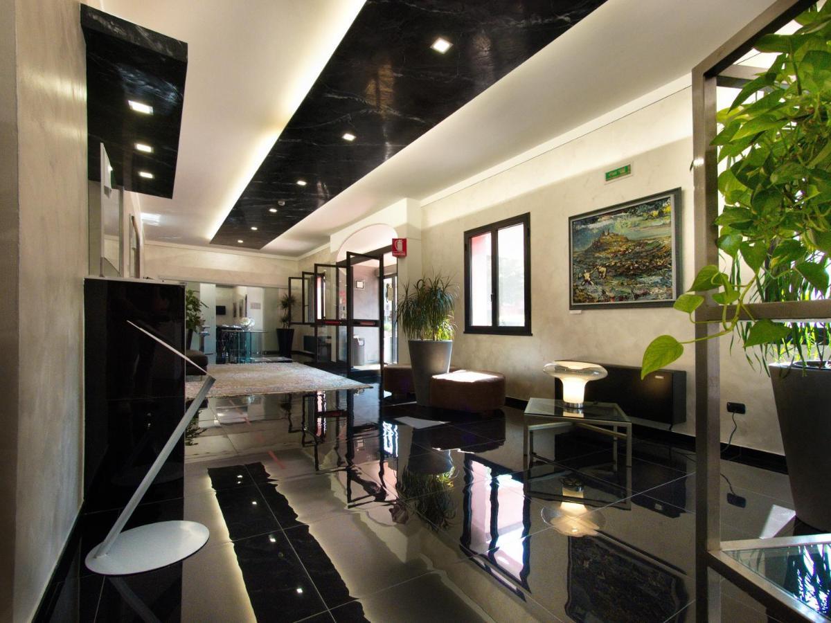 Hotel Versailles Колорно Екстер'єр фото
