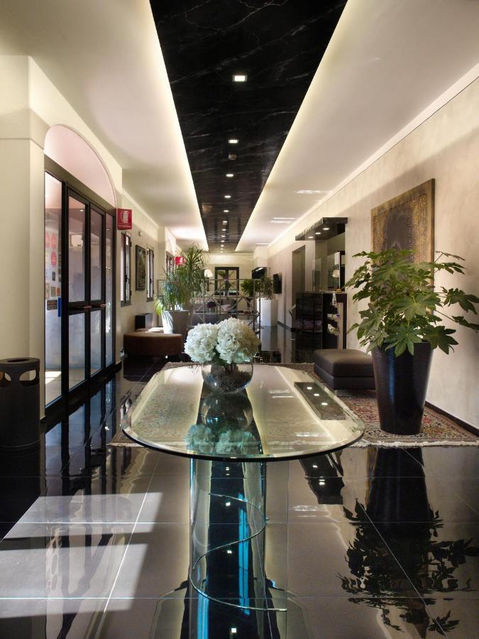 Hotel Versailles Колорно Екстер'єр фото