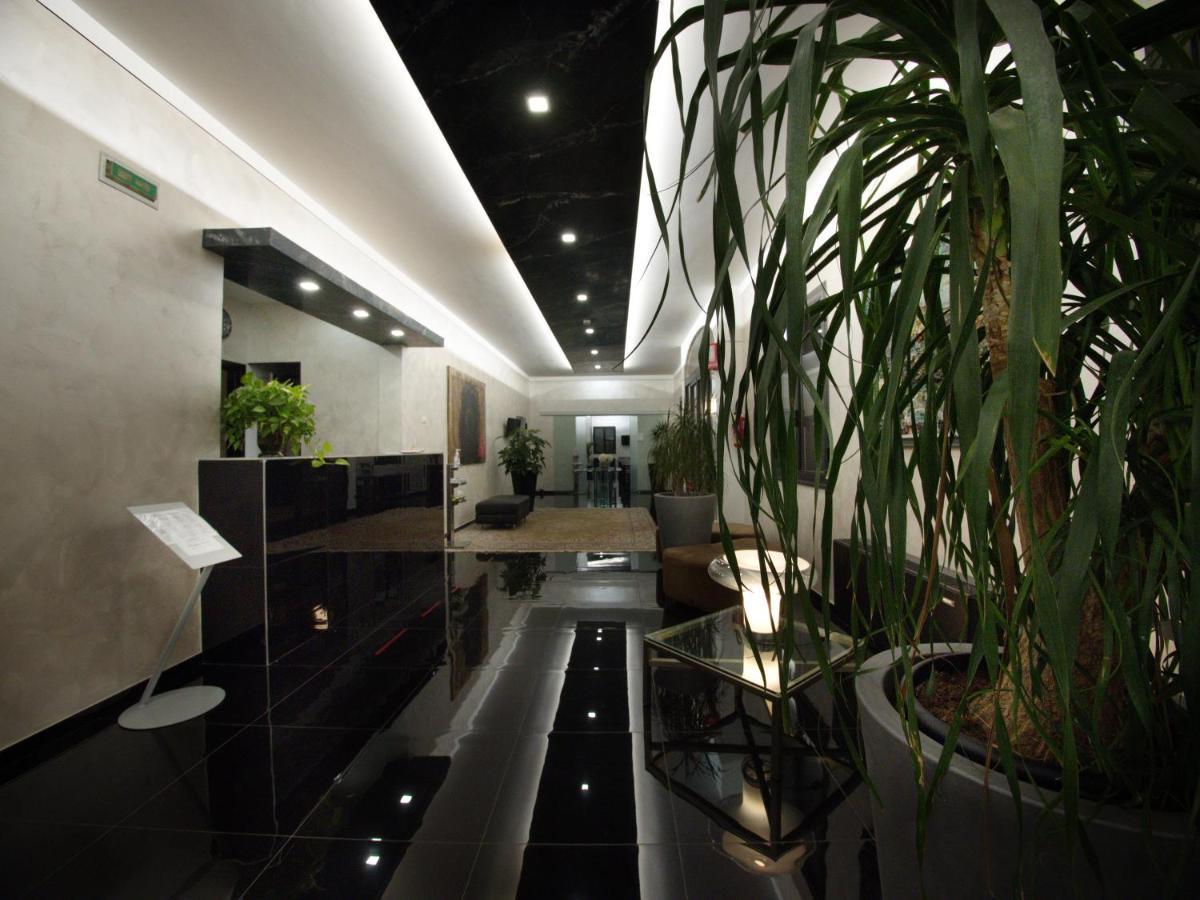 Hotel Versailles Колорно Екстер'єр фото