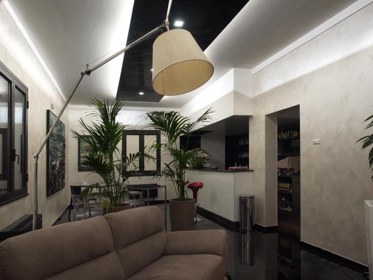 Hotel Versailles Колорно Екстер'єр фото