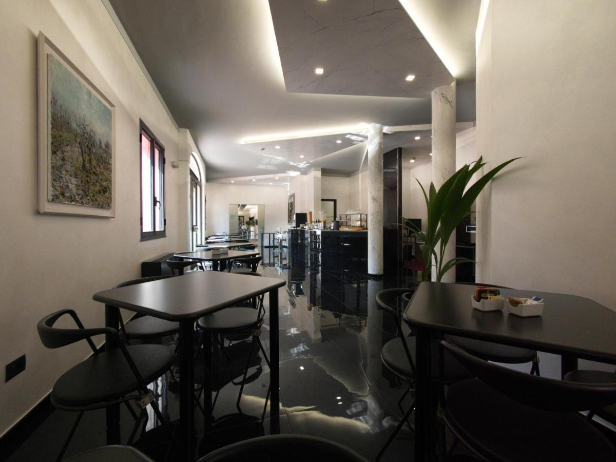 Hotel Versailles Колорно Екстер'єр фото