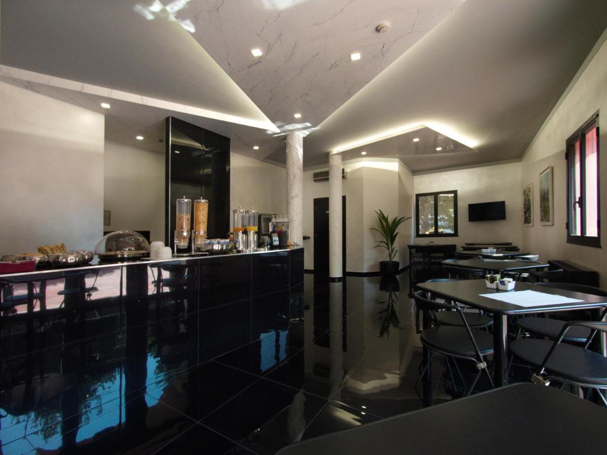 Hotel Versailles Колорно Екстер'єр фото